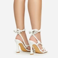 EGO Vera Lace Up Knotted Strap Detail Square Toe Flared Block Heel In White Faux Leather -EGO shop 20 01 23 fw acc50735 sb2