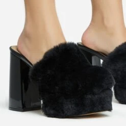 EGO Smoothie Faux Fur Detail Closed Toe Platform Block Heel Mule In Black Patent -EGO shop 28 10 22 fw28220 sq