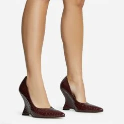 EGO In-Your-Soul Pointed Toe Cut Out Wedge Court Heel In Brown Croc Print Faux Leather -EGO shop 30 11 22 fw31818 sqq