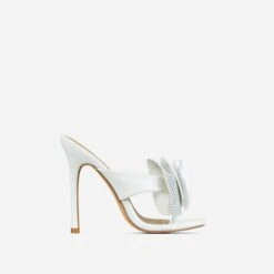 EGO Bouquet Oversized Diamante Rose Detail Thong Strap Square Toe Stiletto Heel Mule In White Faux Leather -EGO shop 30 11 22 fw32016 sq
